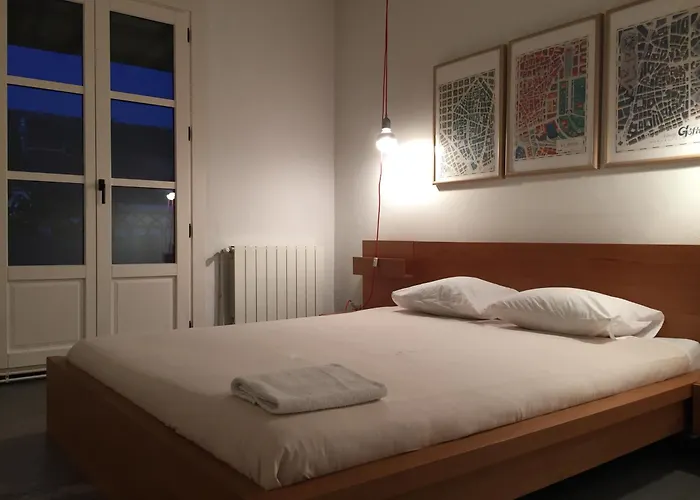 Beautiful & Bright Apartment Near Ramblas